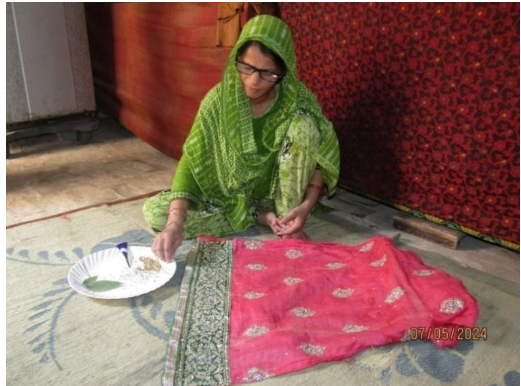 Sanjeeda Baano, 36 years, resident of Dhamaria Lohta, Varanasi.
